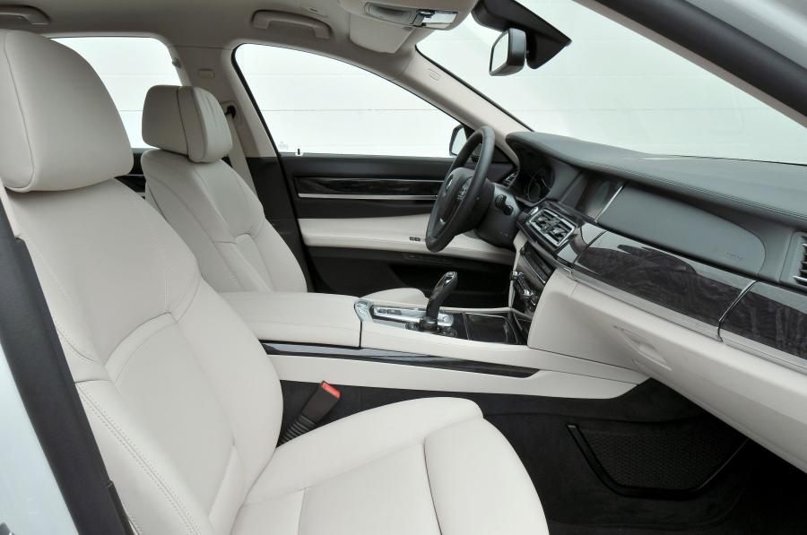  BMW 7-Series 2013 года  (фото 81 из 123)